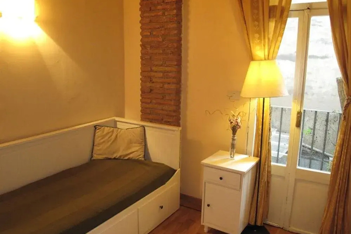 Room 2 of 14