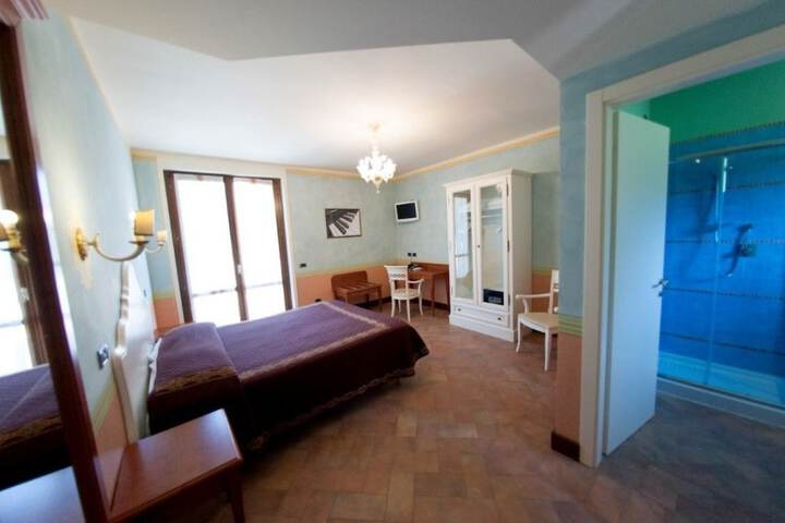 Room 9 of 55