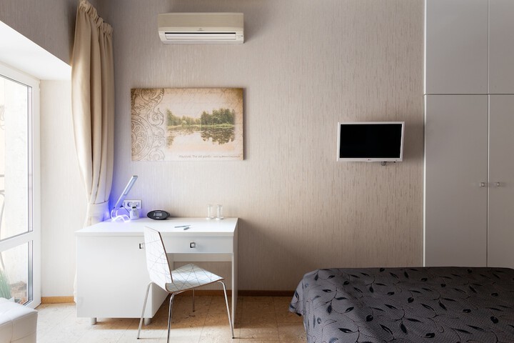 Room 16 of 107