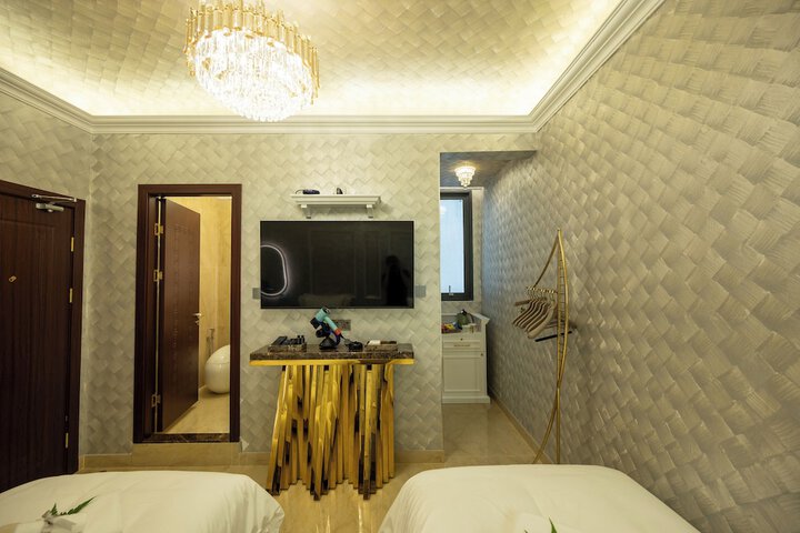 Room 97 of 285