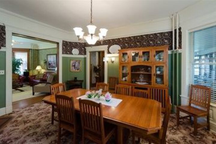 Dining 10 of 47