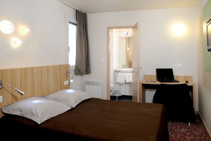 Room 5 of 20