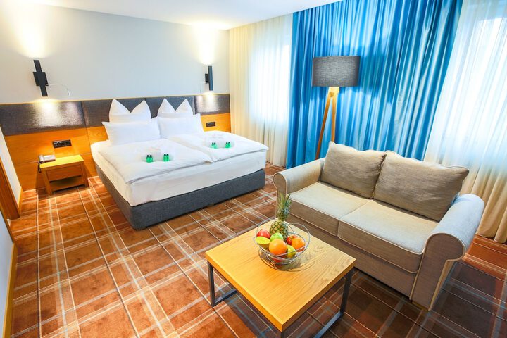 Room 45 of 222