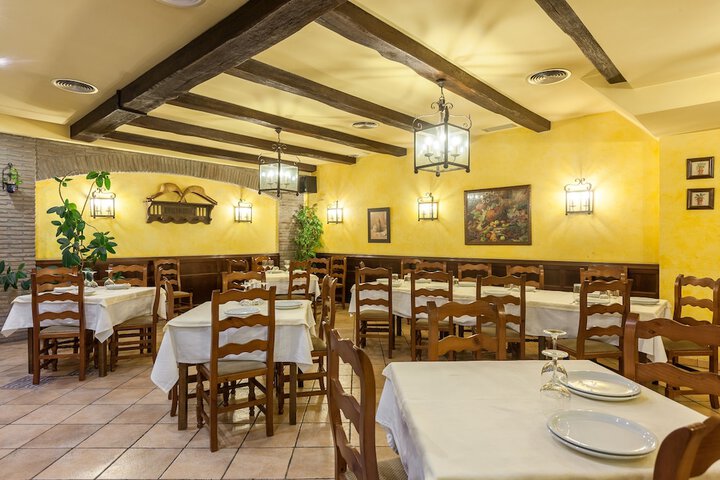 Dining 70 of 76