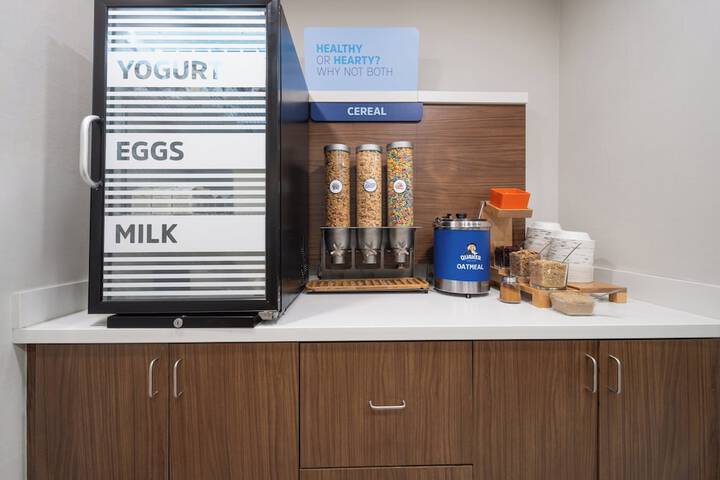 Breakfast/Coffee Service 63 of 82