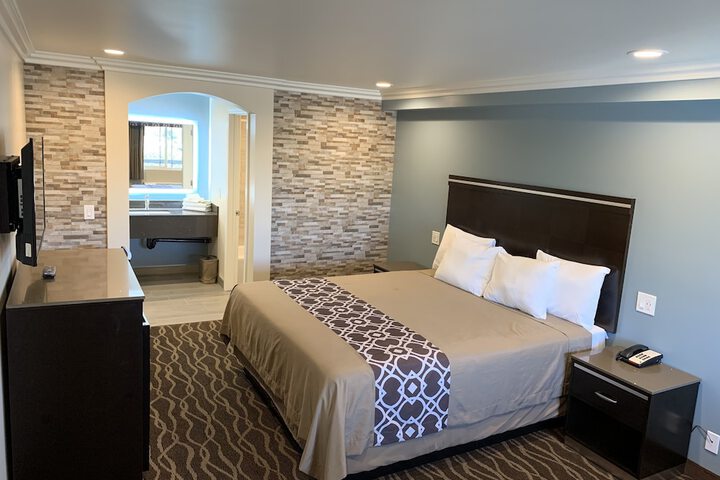 Standard | King Bed (30 of 31)