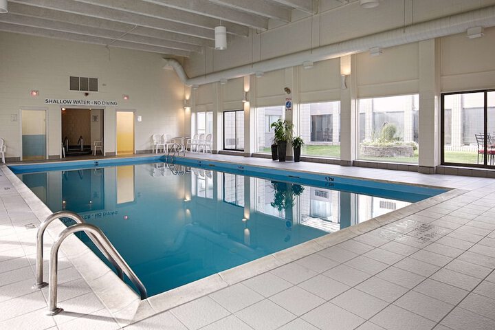 Hotel Pool