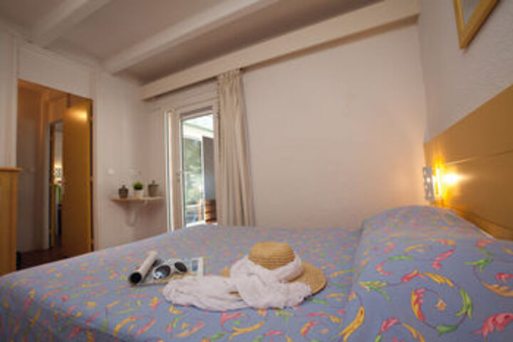 Room 4 of 11