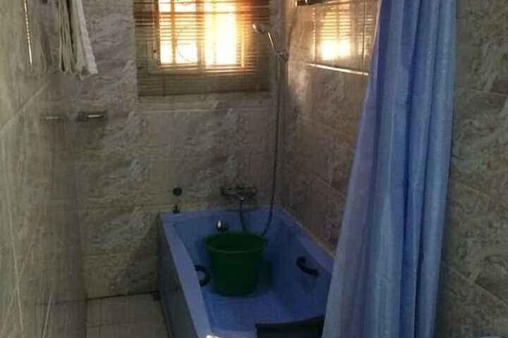 Room 12 of 32