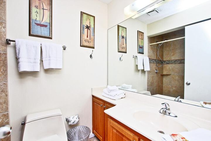 Room 4 of 6
