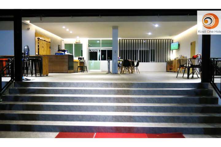 Hotel 2 of 64