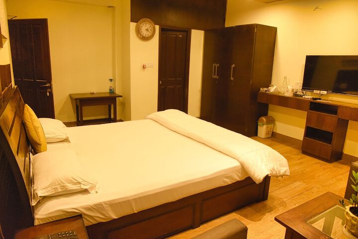 Room 3 of 29