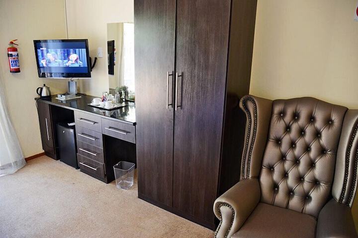 Room 12 of 33