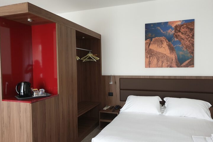 Room 26 of 46