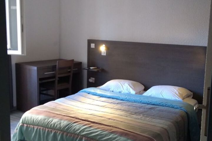 Room 2 of 67