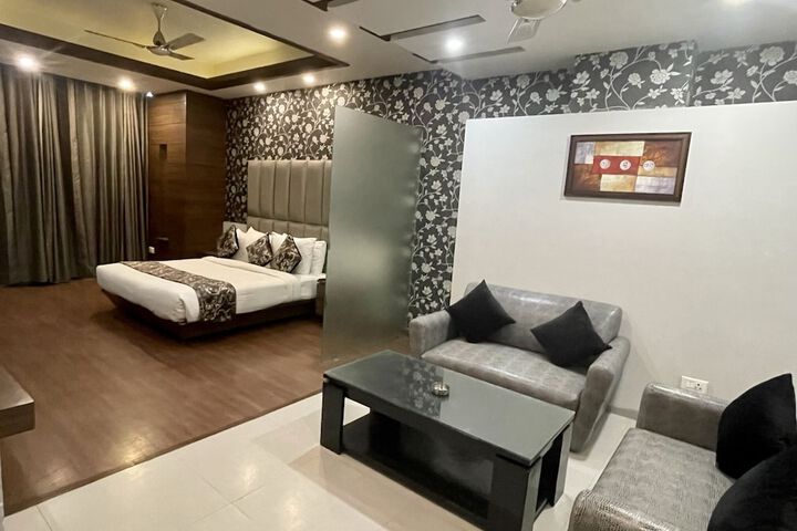 Room 18 of 40