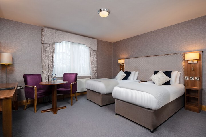 Room 7 of 34