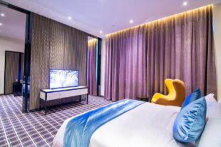 Room 21 of 23