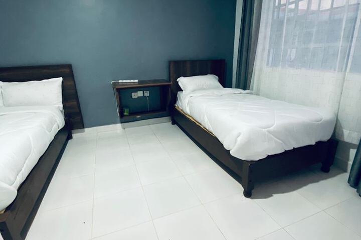 Room 7 of 10