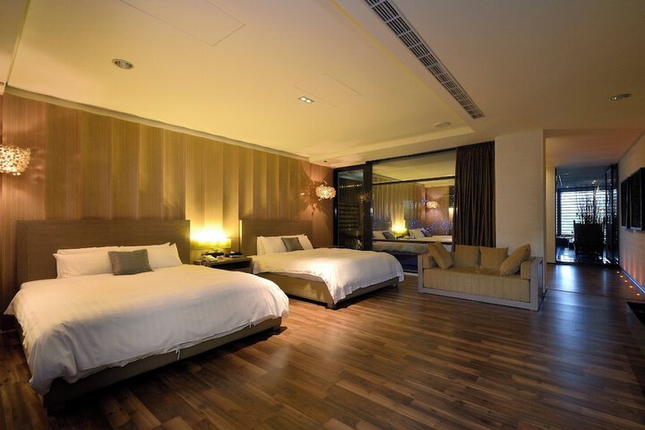 Room 5 of 40