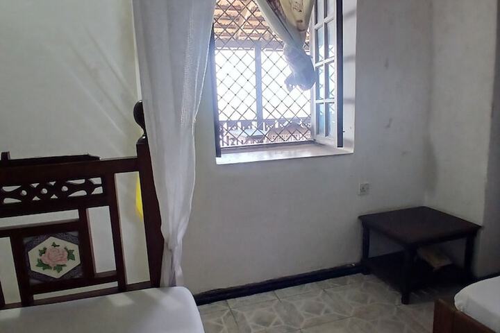 Room 20 of 39