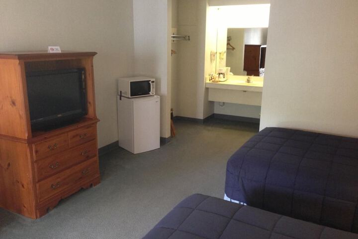 Room 16 of 64