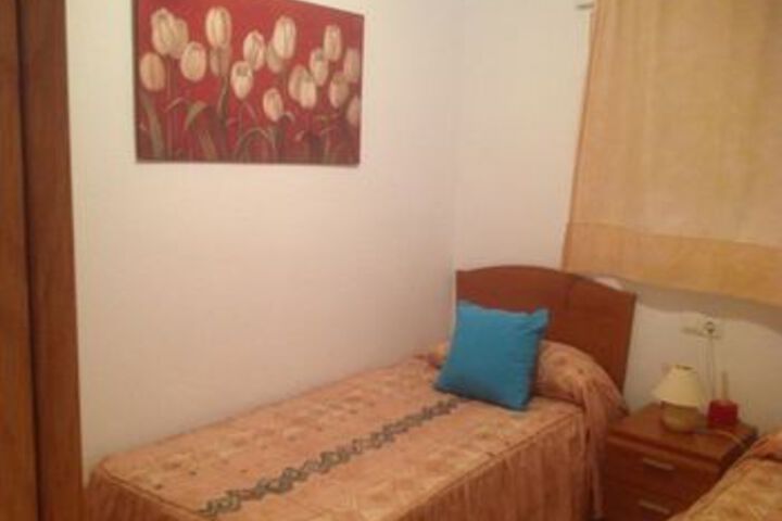 Room 6 of 12