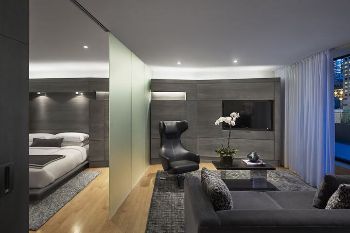Room 27 of 47