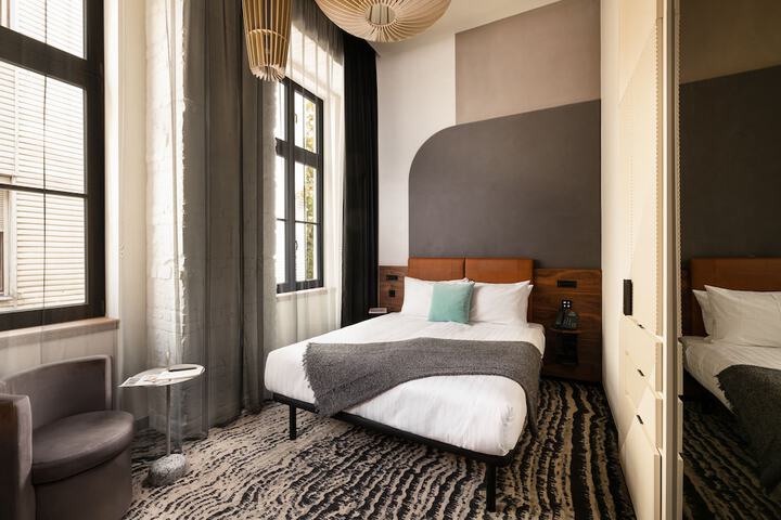 Room 29 of 52