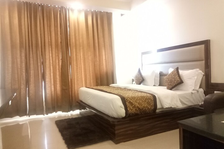 Room 48 of 61