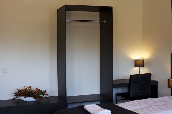 Room 5 of 34