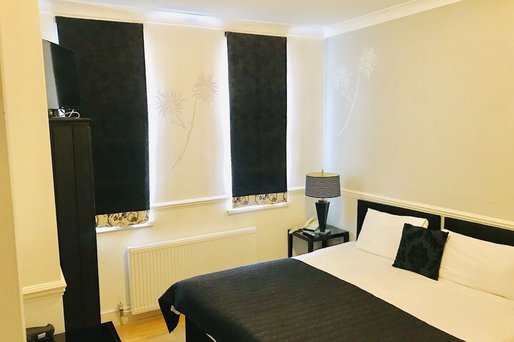 Room 4 of 39