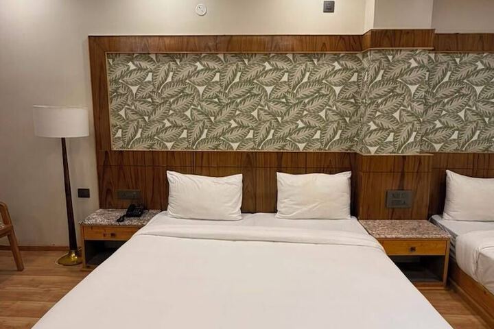 Room 51 of 144
