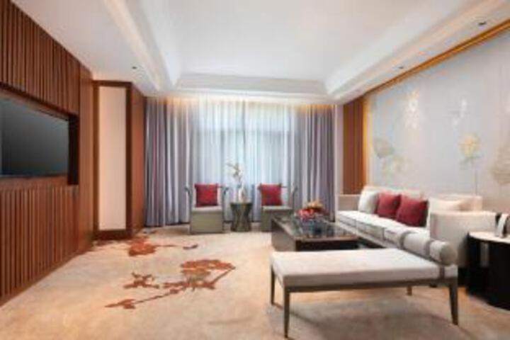Room 6 of 6