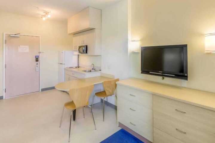 Room 12 of 16
