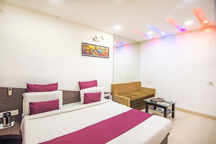 Room 10 of 27