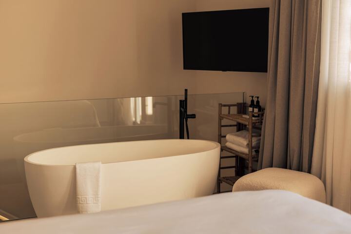 Room 36 of 80