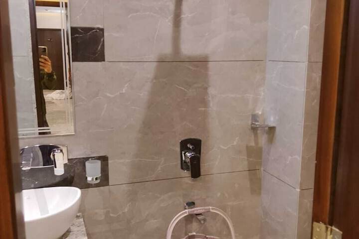 Room 7 of 7