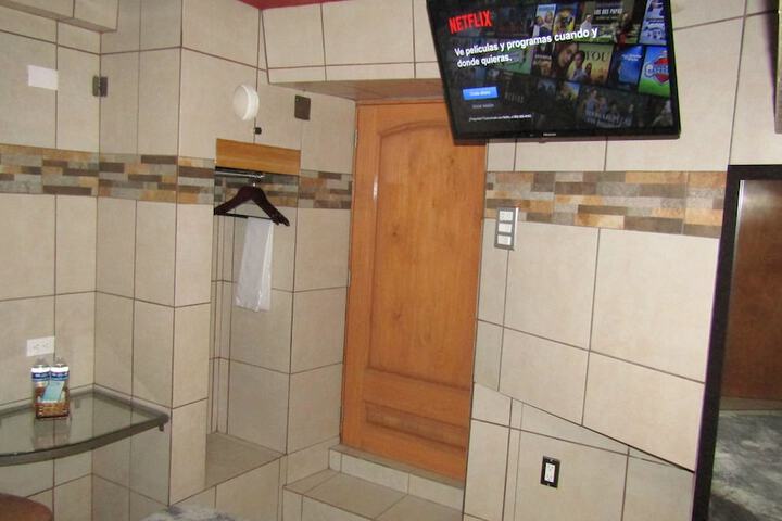 Room 10 of 33