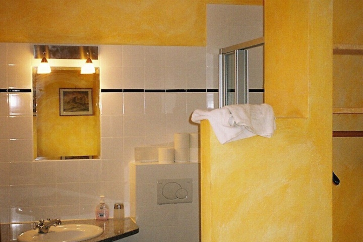 Room 10 of 15