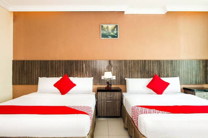 Super OYO 443 Crystal City Hotel