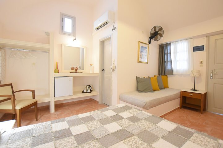 Room 12 of 53