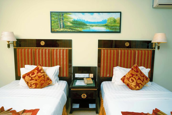 Room 8 of 42