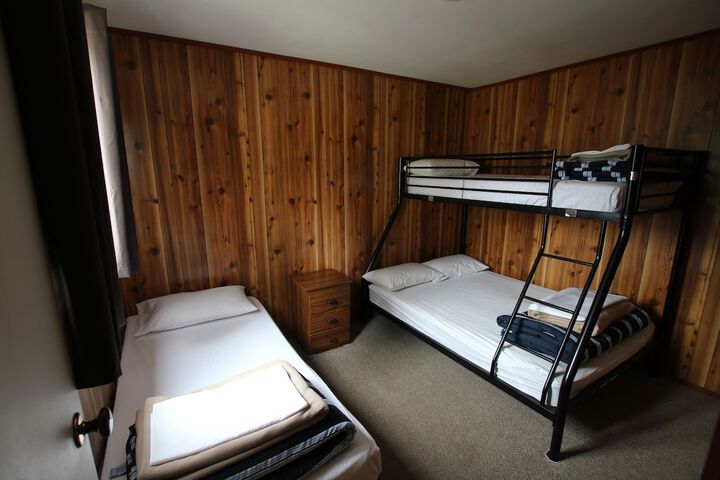 Room 2 of 67