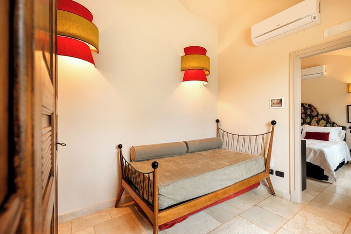 Room 40 of 92