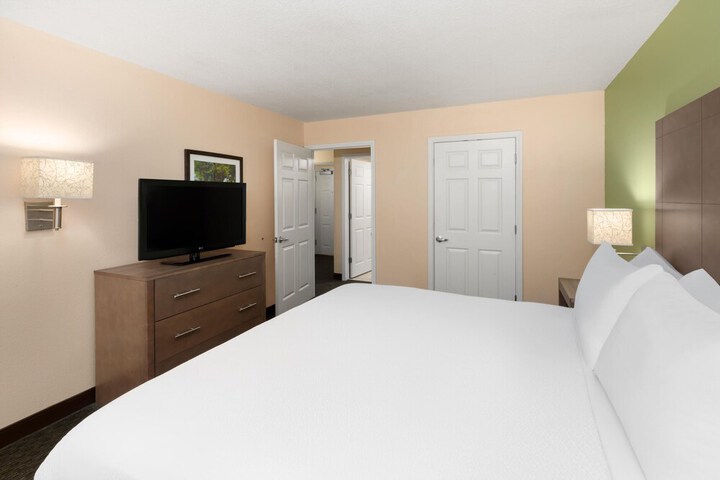 Room 19 of 53