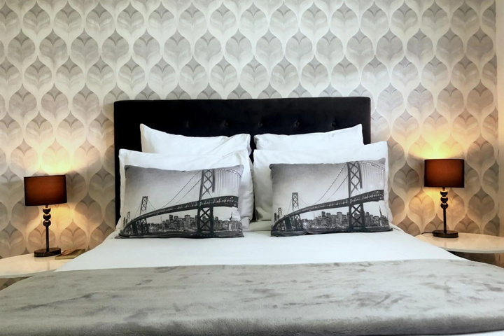 Room 2 of 4