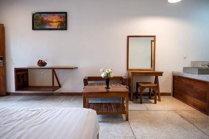 Room 6 of 19