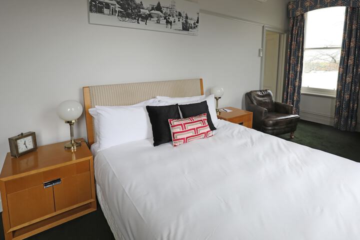 Room 43 of 345