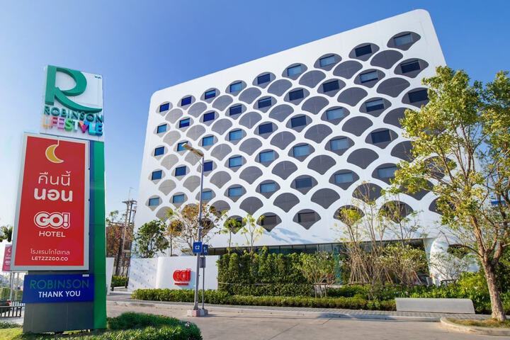 GO Hotel Bowin at Robinson Lifestyle in Si Racha